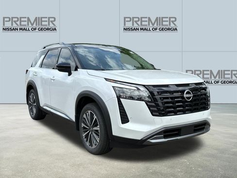 New 2026 Nissan Pathfinder Platinum FWD image 3