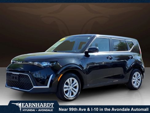 Used 2023 Kia Soul LX FWD image 1