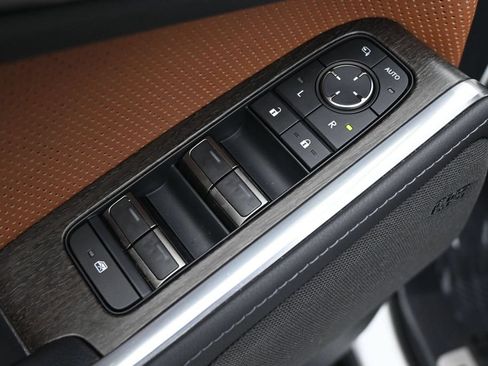 Used 2024 Lexus GX 550 w/ Accessory Package (2T) AWD/4WD image 4