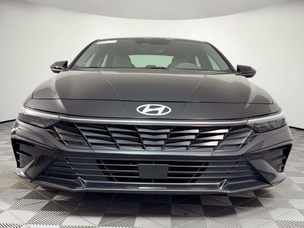 Used 2025 Hyundai Elantra SEL FWD image 6