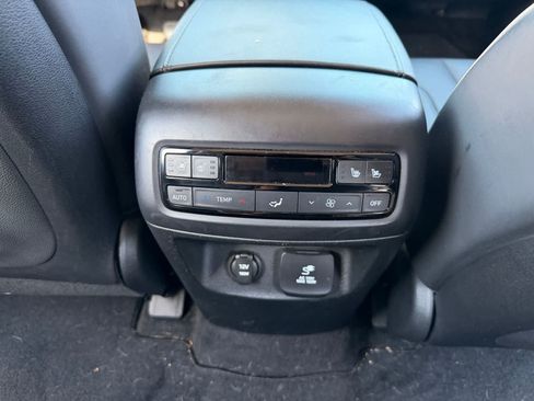 Used 2024 Hyundai Palisade SEL FWD image 19