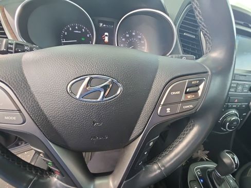Used 2018 Hyundai Santa Fe Sport w/ 2.0T Ultimate Tech Package 05 FWD image 9