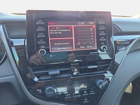 Used 2023 Toyota Camry SE image 19