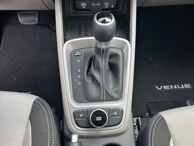 Used 2026 Hyundai Venue SEL FWD image 15
