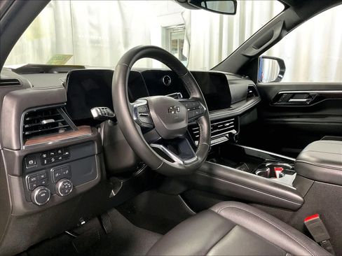 Used 2025 Chevrolet Tahoe Z71 image 8