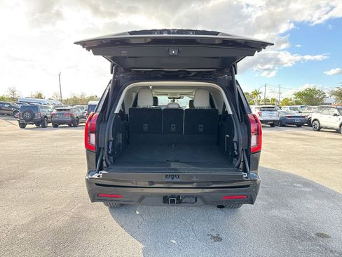 Certified 2025 Ford Expedition Max Active image 32