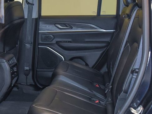 Used 2023 Jeep Grand Cherokee 4WD 4xe image 6