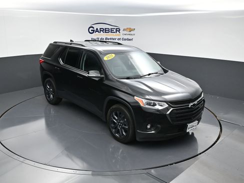 Certified 2021 Chevrolet Traverse RS w/ LPO, Floor Liner Package AWD/4WD image 1