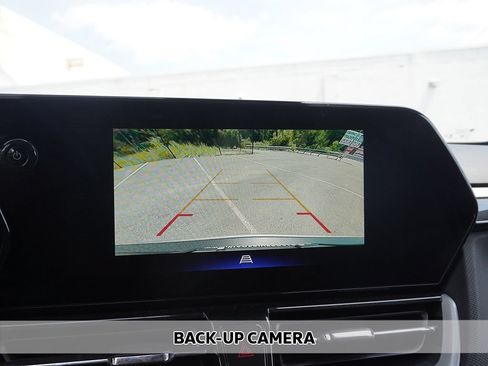 Used 2025 Chevrolet TrailBlazer LT w/ Convenience Package AWD/4WD image 4