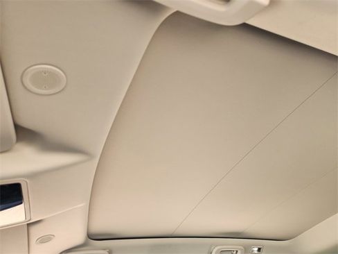 Used 2025 Land Rover Discovery Sport S image 24