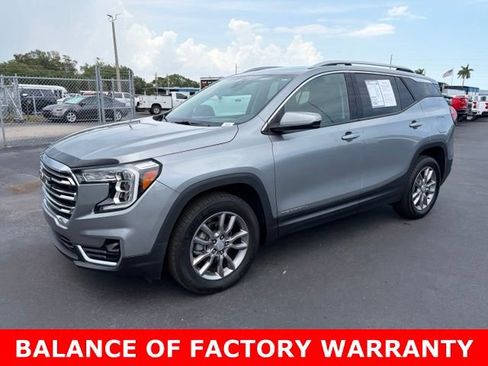 Used 2024 GMC Terrain SLT AWD/4WD image 3