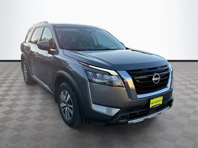 Used 2025 Nissan Pathfinder SL