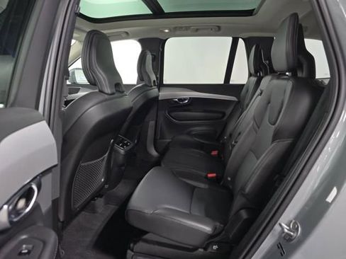 Used 2025 Volvo XC90 B5 Core AWD/4WD image 11