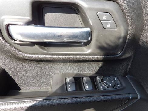 Certified 2022 Chevrolet Silverado 2500 Custom w/ Custom Value Package AWD/4WD image 12