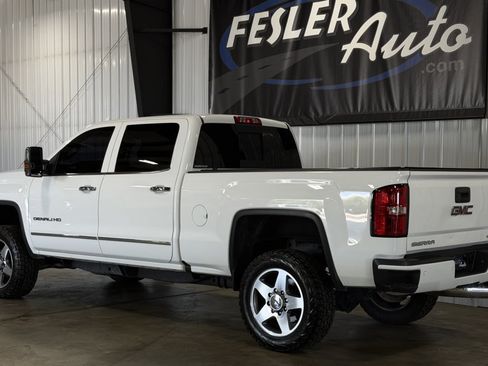 Used 2016 GMC Sierra 2500 Denali w/ Duramax Plus Package AWD/4WD image 37