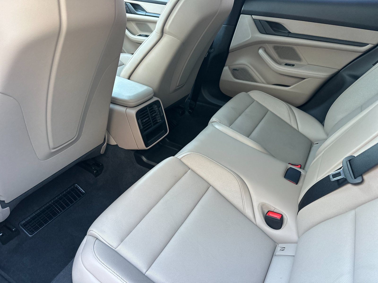 Certified 2024 Porsche Taycan w/ Premium Package RWD image 13