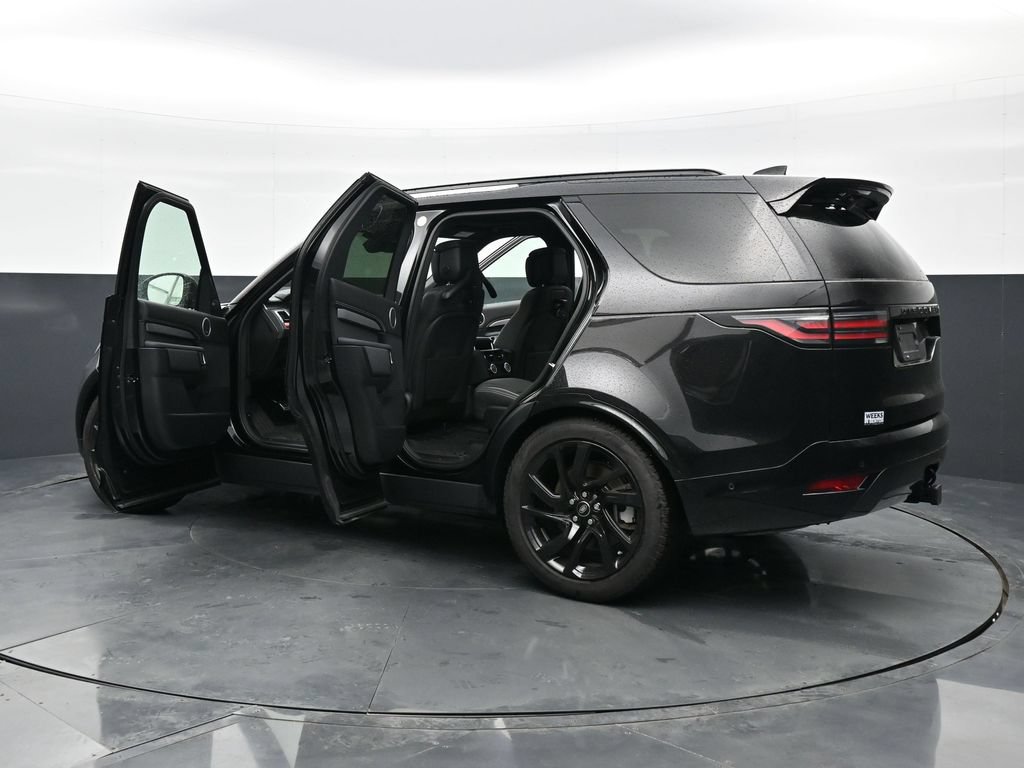 Used 2024 Land Rover Discovery Dynamic SE AWD/4WD image 39