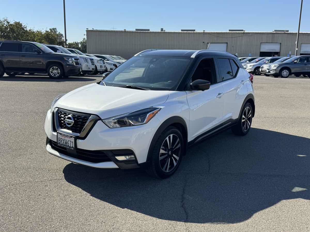 Used 2020 Nissan Kicks SR FWD image 5