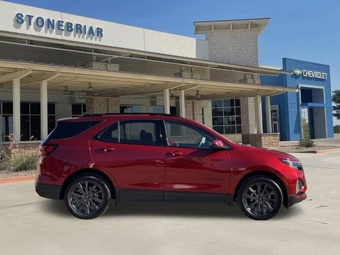 Used 2023 Chevrolet Equinox RS image 4