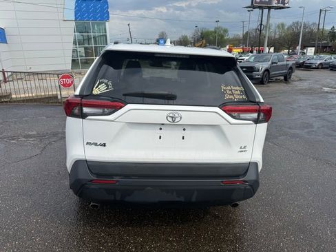 Used 2019 Toyota RAV4 LE image 6