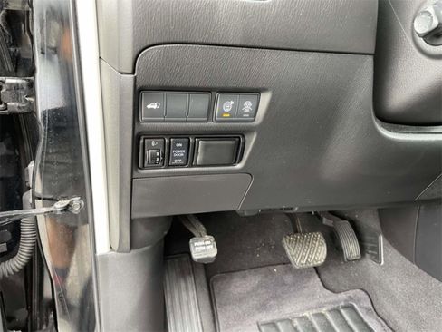 Used 2019 Nissan Armada SL w/ Premium Package image 19