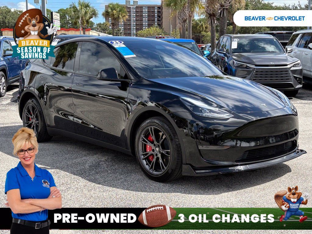 Used 2025 Tesla Model Y Long Range RWD image 9
