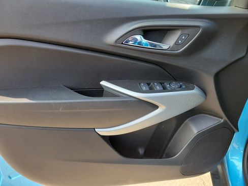 Used 2025 Chevrolet Trax RS w/ Driver Confidence Package FWD image 18