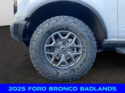 New 2025 Ford Bronco Badlands image 14