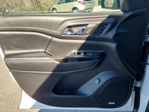 Used 2021 GMC Acadia AT4 w/ Technology Package image 19