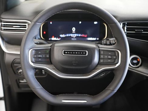 Used 2024 Jeep Wagoneer L Series II w/ Flexible Seating Group image 13