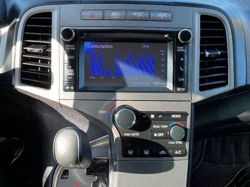 Used 2013 Toyota Venza LE FWD image 18