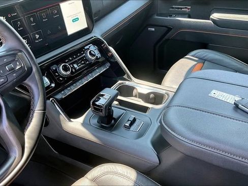 Used 2026 GMC Sierra 1500 AT4 w/ AT4 Premium Package AWD/4WD image 13