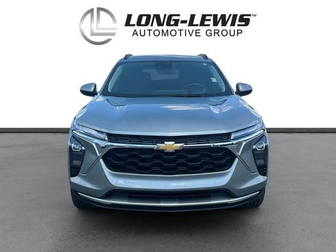 Used 2024 Chevrolet Trax LT w/ Driver Confidence Package FWD image 11