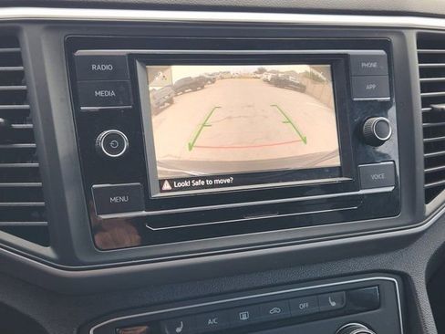 Used 2022 Volkswagen Atlas Cross Sport SE image 6