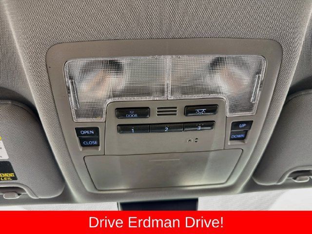 Used 2018 Toyota Highlander XLE FWD image 18