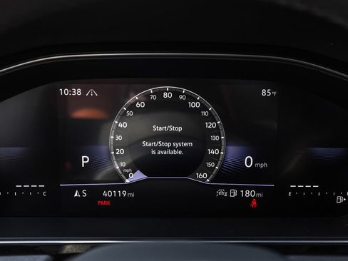Certified 2025 Volkswagen Jetta SE FWD image 25