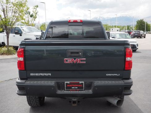 Used 2017 GMC Sierra 2500 Denali w/ Duramax Plus Package AWD/4WD image 6