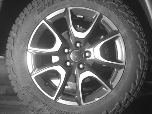 Used 2025 Jeep Compass Trailhawk AWD/4WD image 15