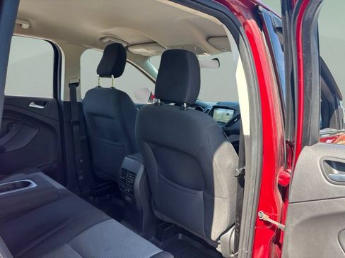 Used 2019 Ford Escape SE FWD image 25