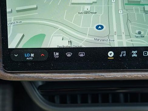 Used 2023 Rivian R1S Launch Edition image 11