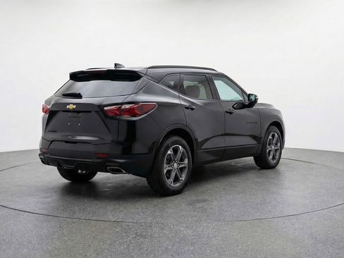 Used 2025 Chevrolet Blazer LT FWD image 9