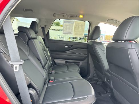 Used 2022 Nissan Pathfinder SL image 28