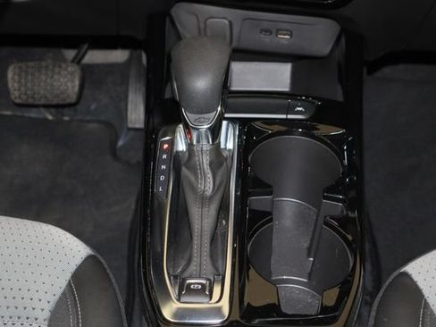 Used 2025 Chevrolet Trax LT FWD image 13