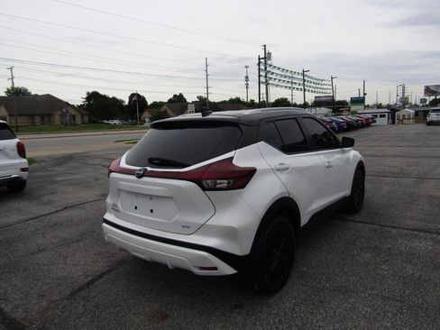 Used 2023 Nissan Kicks SV FWD image 8