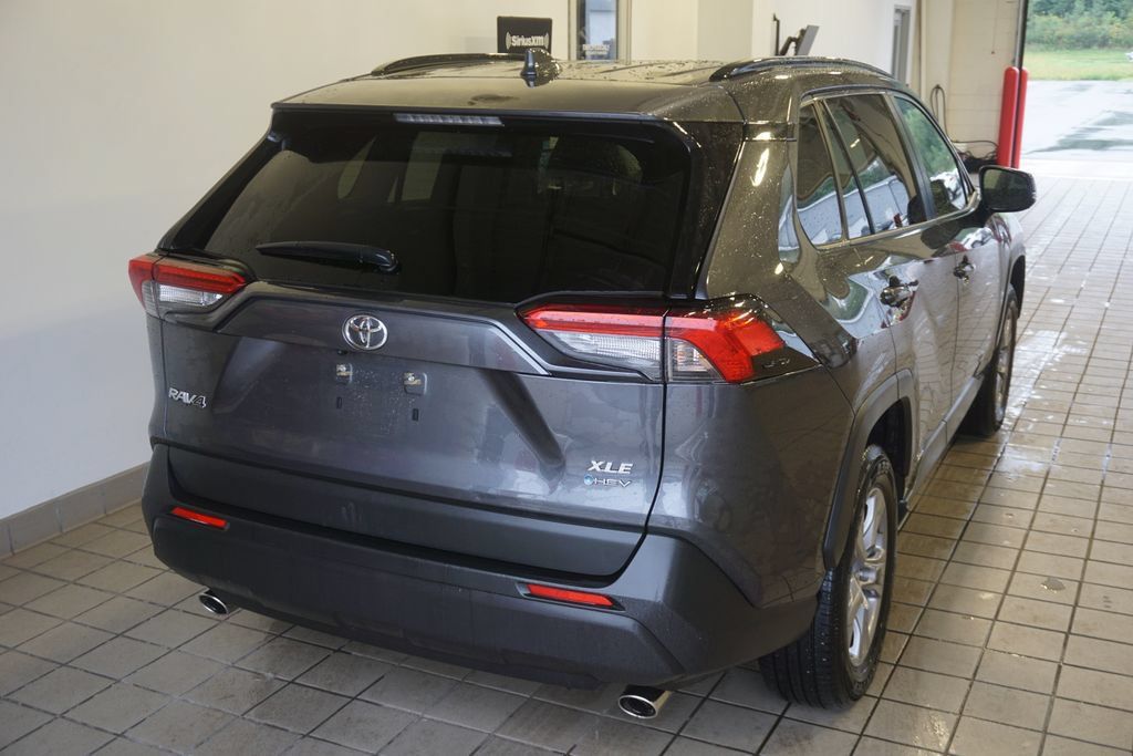 Used 2025 Toyota RAV4 XLE AWD/4WD image 13