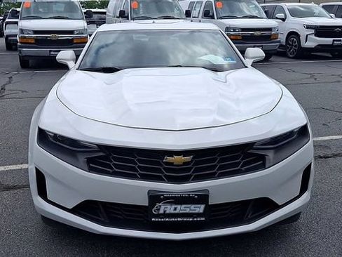 Used 2019 Chevrolet Camaro LT w/ Technology Package RWD image 3