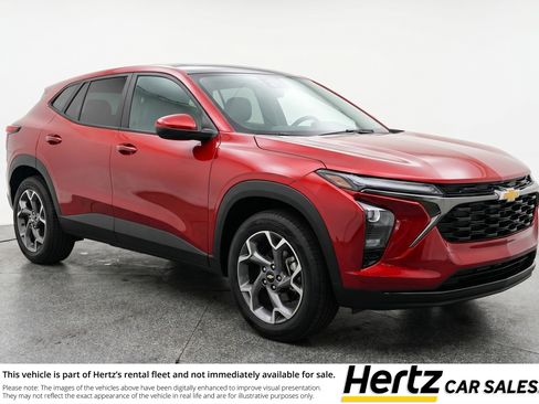 Used 2025 Chevrolet Trax LT FWD image 1