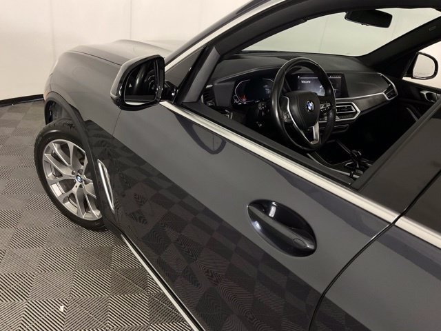 Used 2022 BMW X5 xDrive40i w/ Premium Package AWD/4WD image 39