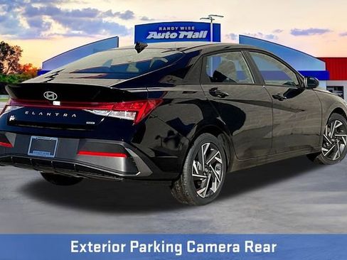 New 2025 Hyundai Elantra SEL image 16