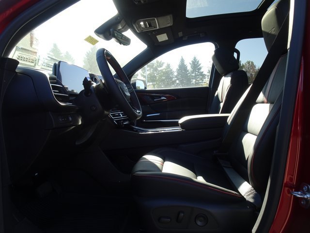 New 2027 Chevrolet Traverse RS w/ LPO, Floor Liner Package FWD image 5